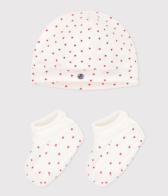 BABIES' HEART PATTERNED BONNET AND BOOTEES SET